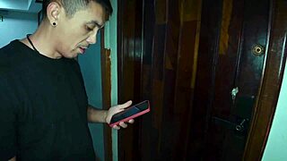 Delivery Paid with Hot Housewife's Body