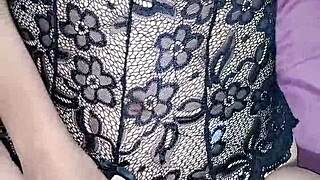 gadis berhijab craves vibrator stuffed in memek with cock double penetration