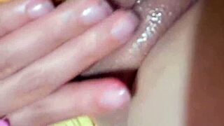 naughty chica strips naked masturbates hard on tour bus 😈🔥