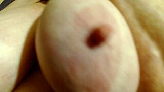 omg dawnskye1962 bounces that fat ass hard for worship plus twerk bonus