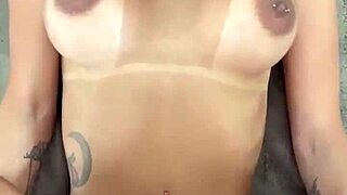 chupei gostoso enquanto pau vibrador domina minha buceta no cuckold play