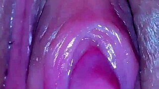 chupei gostoso enquanto pau vibrador domina minha buceta no cuckold play