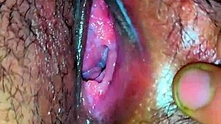 Hot Juicy Pussy Cums While Shaving Her Hairy Beaver