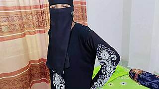 Devar licks hijabi bhabhi's juicy pussy in hot desi sex