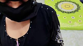 Devar licks hijabi bhabhi's juicy pussy in hot desi sex