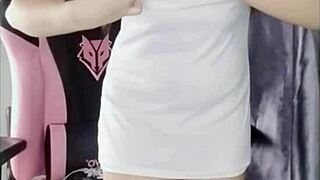 new241new thai girl plays with her tight pussy
