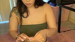 Curvy Babe Tries Sexy Lingerie And Bikini