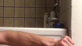 Solo sesh before the shower