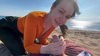 babe at the beach was up for sucking