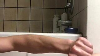 Solo sesh before the shower
