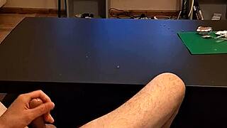 Jerking off and cumming to hot content