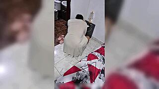 mi novia me dejó porque no sé tener sexo mi madrastra me enseña cómo hacerlo