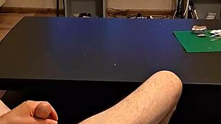 Jerking off and cumming to hot content