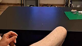 Jerking off and cumming to hot content