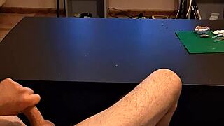 Jerking off and cumming to hot content