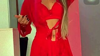 Luanaaciolli shows off lingerie in public exhibition