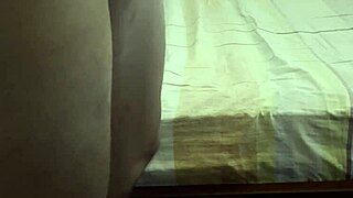 llego a casa cansado y me masturbo para descansar