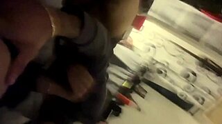 hermanastra makes me cum twice with her hot ass