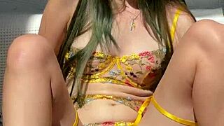 Girl Masturbates In Sexy Underwear Day 21