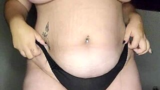 pillada en su habitacion luna se desnuda y juega