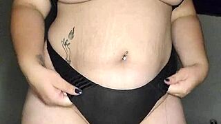 pillada en su habitacion luna se desnuda y juega