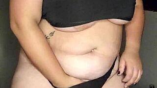 pillada en su habitacion luna se desnuda y juega
