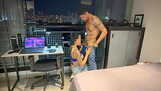 magrinha gostosa levando macetada na buceta
