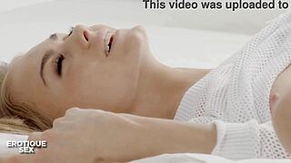 pretty girls sabrisse and nancy a take turns fingering their pussies