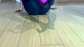 lesbianas guango con juguetes en el coño
