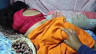 Desi bhabi gets ass massage in bedroom