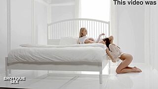 pretty girls sabrisse and nancy a take turns fingering their pussies