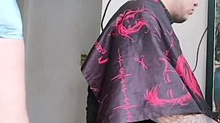 visite a la chica que me corta el cabello y tenia un vestido ajustado sensual que le hacia resaltar sus curvas