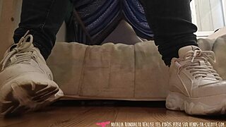 just chattin’ online with natalia riinodalto, a cute french amateur. she’s got socks on and works herself to a wild orgasm on vends-ta-culotte.