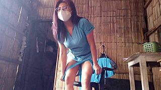 Juuri sairaalasta töistä, masturboin sammuttaakseni raakaa seksi-ikävää oikeana sairaanhoitajana