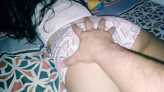 Stesøster med fin rumpe får klebrig sæd fra stesønn