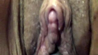 Ее тесная пизда и жопа жаждут дикой игры каждый день