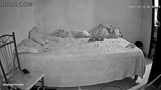 Verborgen Camera Vangt Mijn Slet Vrouw die Buurman Neukt in Deel 4