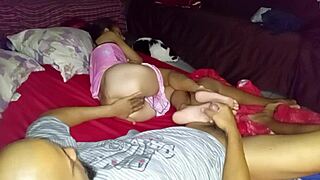 Moje žena miluje boční anální bušení, jaký pohled!