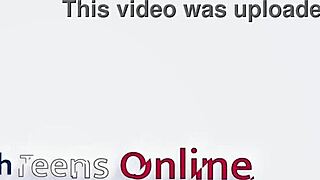 Dwie brytyjskie studentki masturbują profesora na lekcji