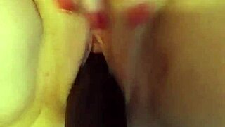 Første gang BBC dildo på fucking maskine, wow!