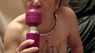 Veza sluškinja ponižena u 2025 sesiji sa piškom i kaišem