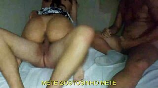 Pravi domači trios: Cuckold mož deli ženo s prijateljem.