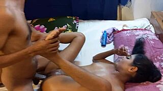 Hanif, Adori, dan Nasima kongkek lubang ketat emak tiri dan adik tiri