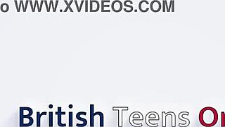 Želiš videti britansku tinejdžerku 18+ 18+ kako puši i jebe?