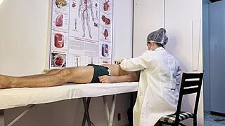 Jeg kan ikke holde meg, ble hard under sykepleierundersøkelse