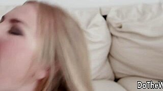 Madison Lush dobi anal in creampie, medtem ko gleda njen cuckold 😱.