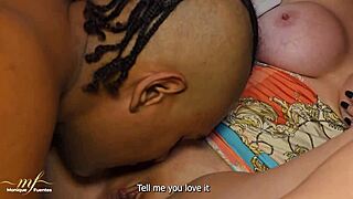 מילף קאקולד מתנהגת בצורה שובבה במכונית עם המאהב מוניק פואנטס