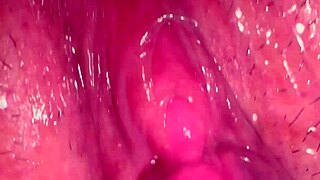 पहली बार के 187 दिन बाद एमेच्योर गुलाबी चूत को क्लोज अप में एक्सप्लोर किया।