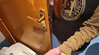 Fucker på do med pornstjerne kroppsbygger