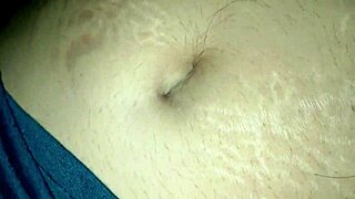 Nagy seggű mostohaanya megosztja az ágyat mostohafiával szaftos creampie kalandban